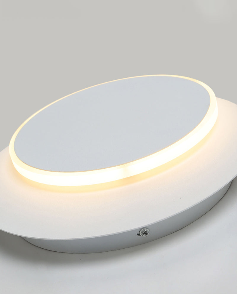 White Geometric LED Wall Light in Scandinavian Style Round Close up